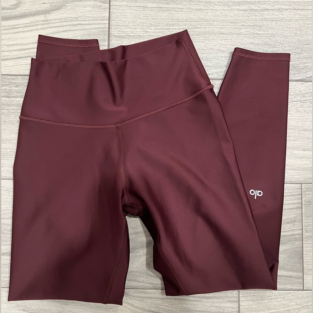 ALO Yoga High-Waist Leggings in Burgundy